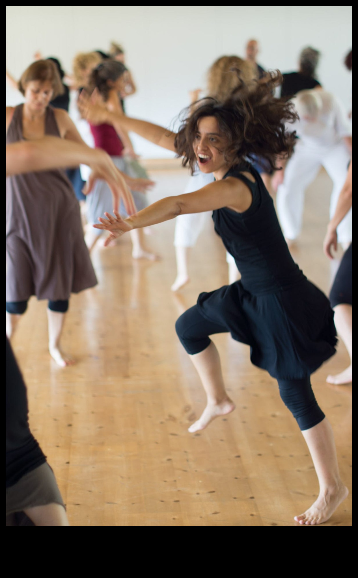 Mindfulness in Motion: Dancing prin viață cu prezență conștientă